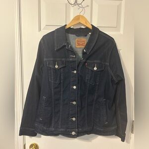 Levi’s Classic Trucker Jacket Dark Wash Plus 2X with stretch